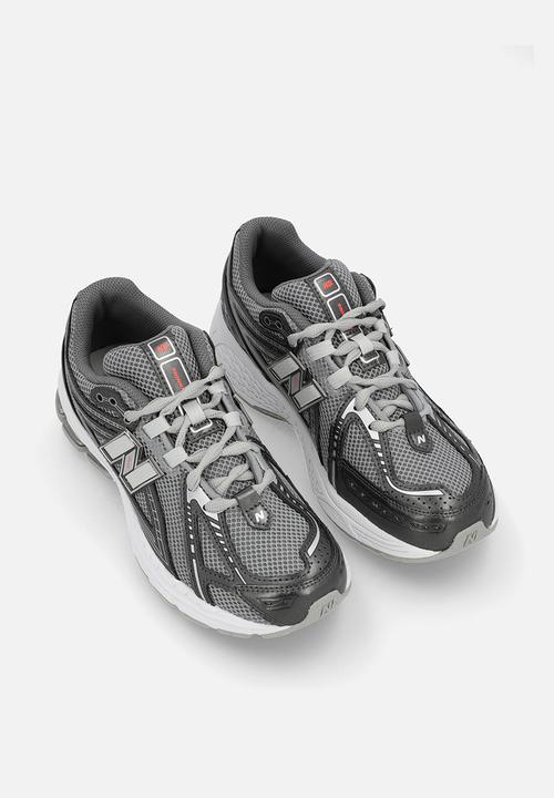 New Balance  - 1906 Grade School - grey