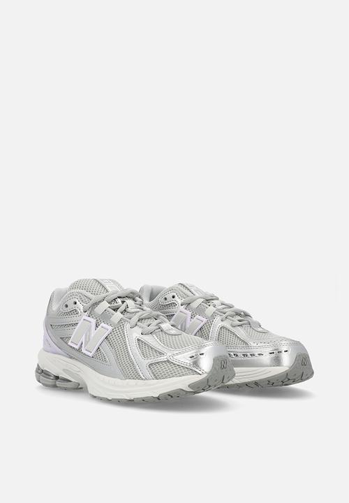 New Balance  - 1906 Grade School - silver