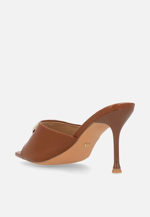 Miss Black - Chanel 3 mule heel - tan