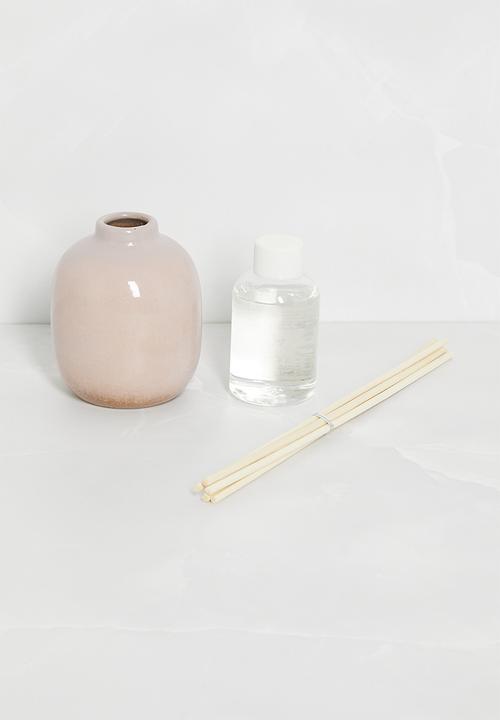 H&S - Black rose reed diffuser - pink