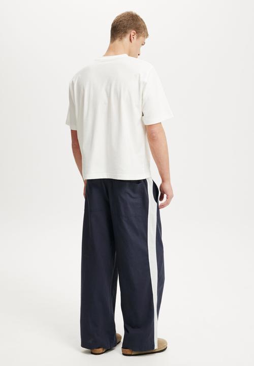 Cotton On - Super Baggy Easy Pant - Navy/Stone Side Stripe