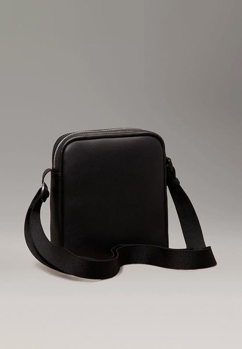 Calvin Klein - Monogram Soft Reporter18 - Brown