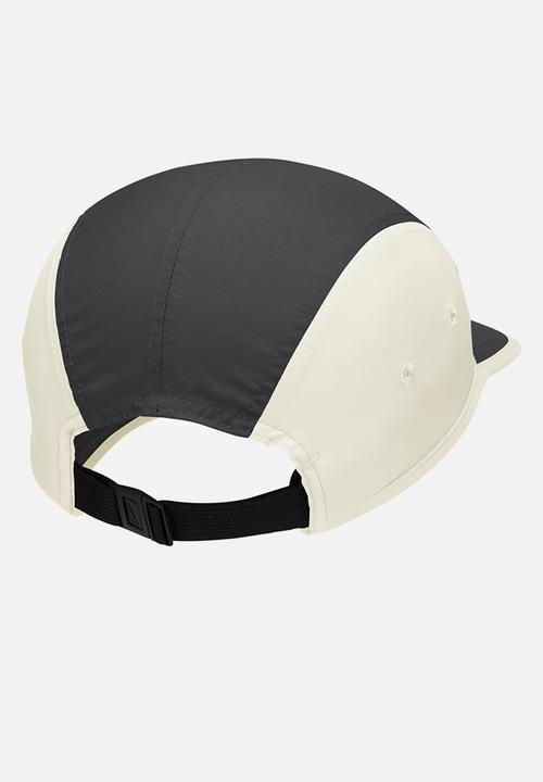 Nike - Nike Dri-Fit Fly Unstructured Swoosh Cap - Medium Ash/College Grey