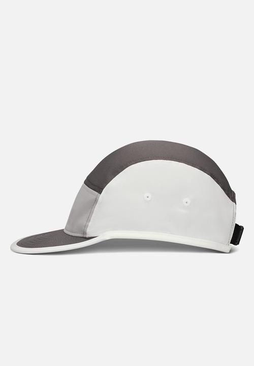 Nike - Nike Dri-Fit Fly Unstructured Swoosh Cap - Medium Ash/College Grey