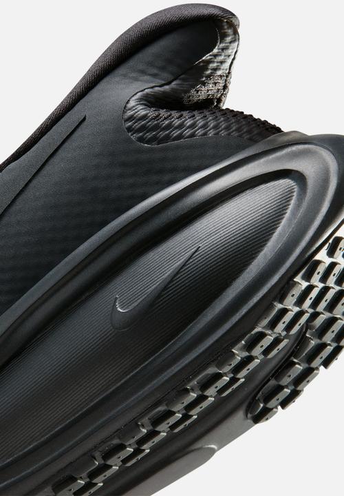 Nike - Revolution 8 EasyOn