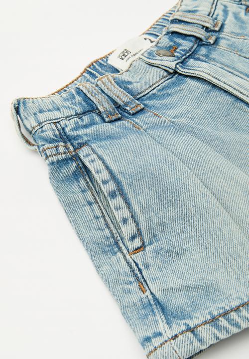 Cotton On - Sarai pleat front denim short - airlie light blue/studs