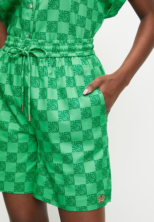 Steve Madden - Ladies Ayra Allover Printed Logo Shorts - Emerald