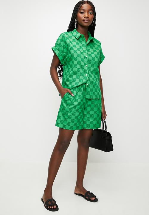 Steve Madden - Ladies Navaeh Allover Printed Shirt - Emerald