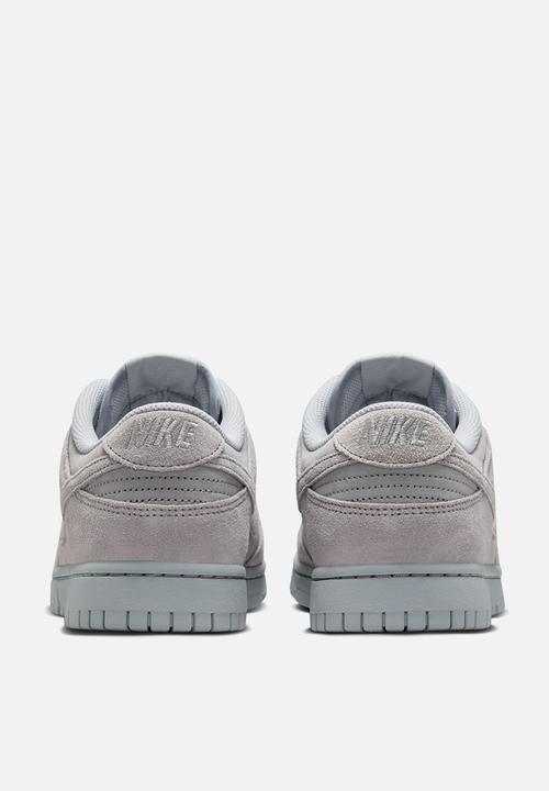 nike dunk sb reigning champ