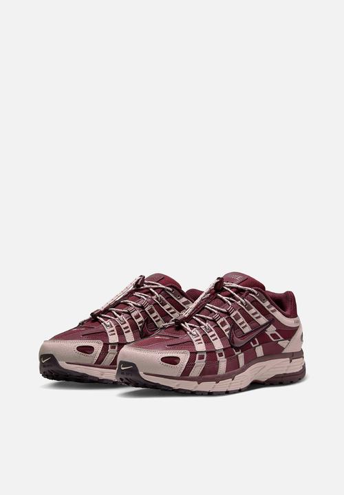 Nike - P-6000