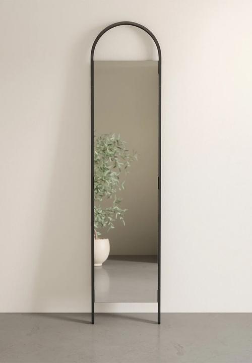 Umbra - Bellwood leaning mirror - black