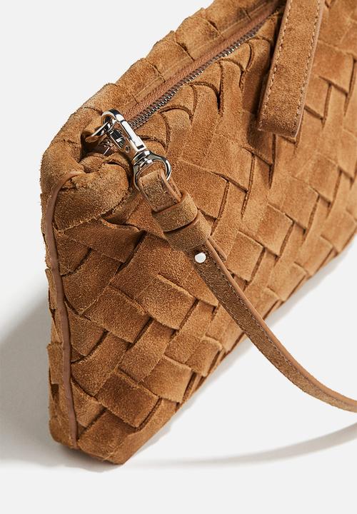 H&M - Lorena Saravia H&M: Braided suede clutch - brown