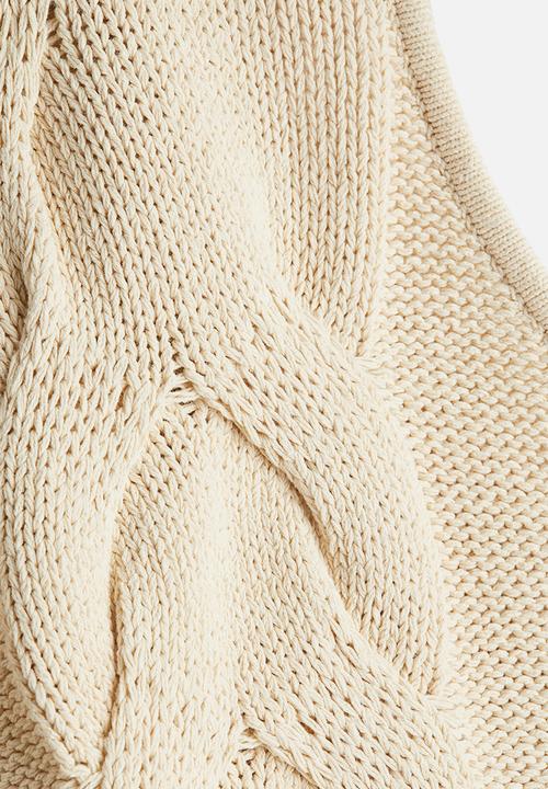 H&M - Lorena Saravia H&M: Asymmetric turtleneck jumper - beige