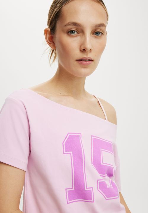 Cotton On - The sporty off shoulder graphic tee - 15 / lavendula