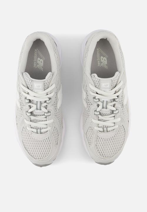 New Balance  - Kids 740 grade school - grey