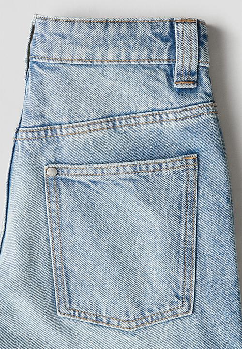 H&M - Baggy denim shorts - light denim blue 