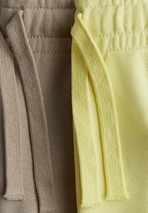 H&M - 2-Pack sweatshirt shorts - beige & yellow