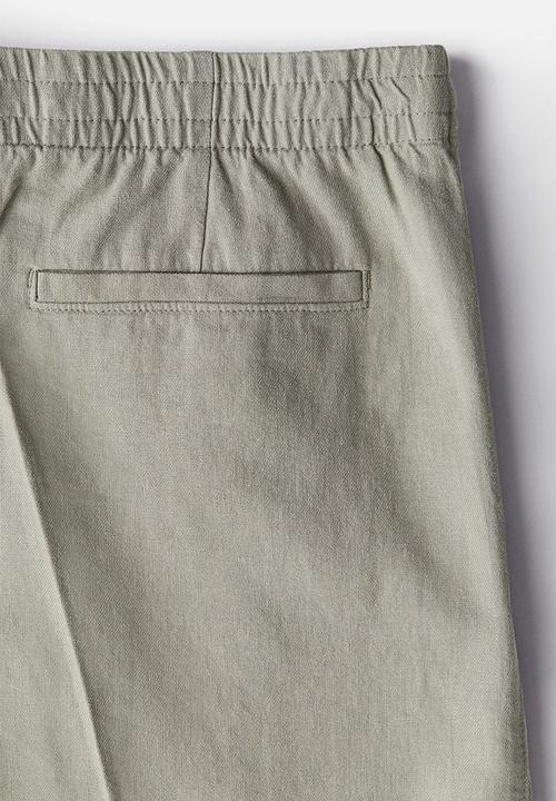 H&M - Regular fit linen-blend shorts - dusty green