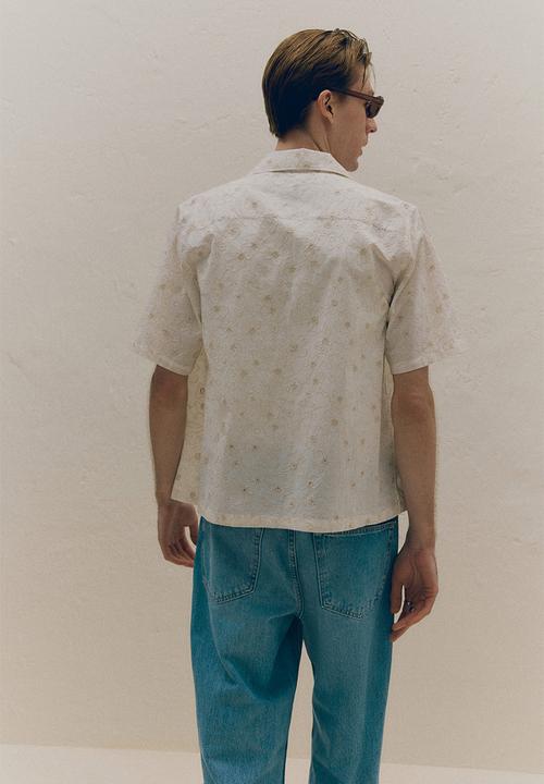 H&M - Regular fit embroidered resort shirt - white floral 