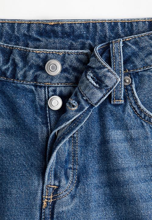 H&M - Low knee-length denim shorts - dark denim blue