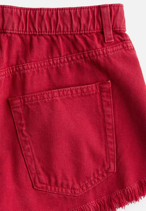 H&M - Frayed-edge denim shorts - red