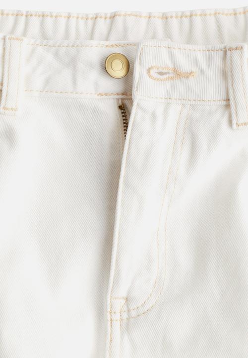 H&M - Frayed-edge denim shorts - white