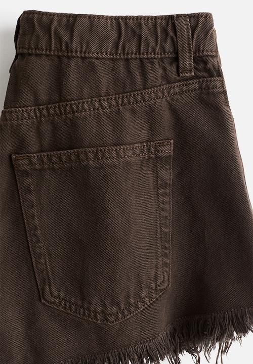 H&M - Frayed-edge denim shorts - dark beige