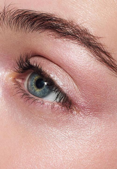 MAC - Presents and Future Jelly Shine Eye Shadow - Ice List