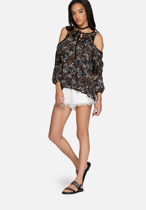 Glamorous - Floral cold shoulder blouse