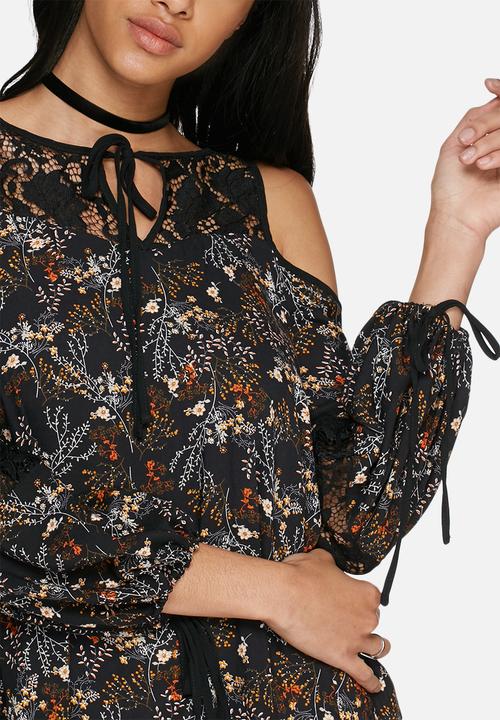 Glamorous - Floral cold shoulder blouse
