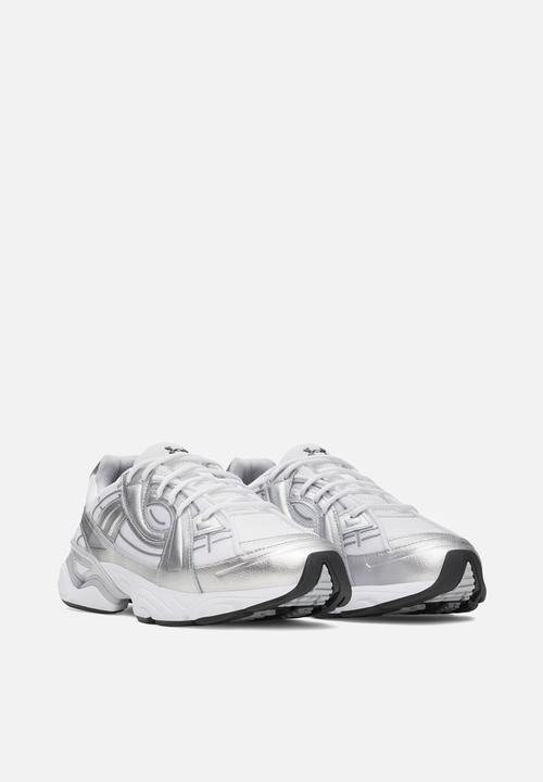Under Armour - SOLA