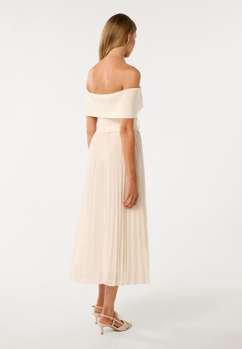 Forever New - Capri Bardot Pleat Hem Midi Dress