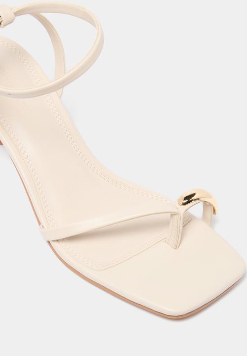 Forever New - Tatiana Toe Loop Trim Strappy Sandal Heel 