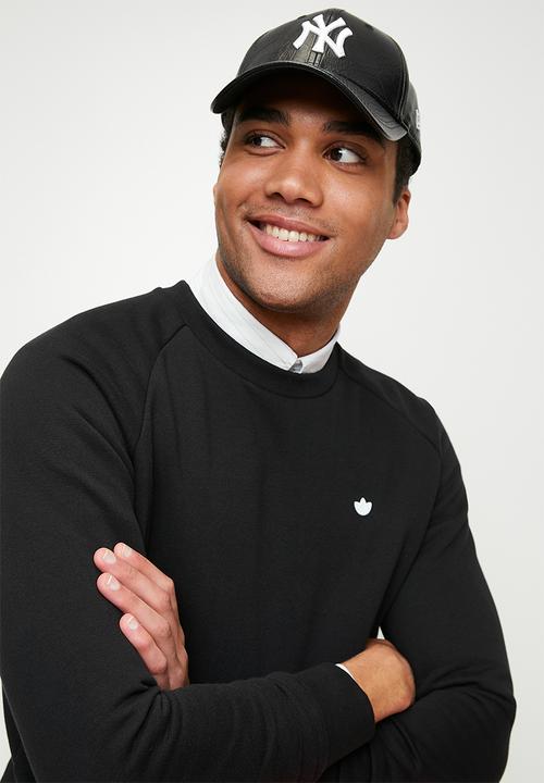 adidas Originals - Essential Crew Sweatshirt - Black