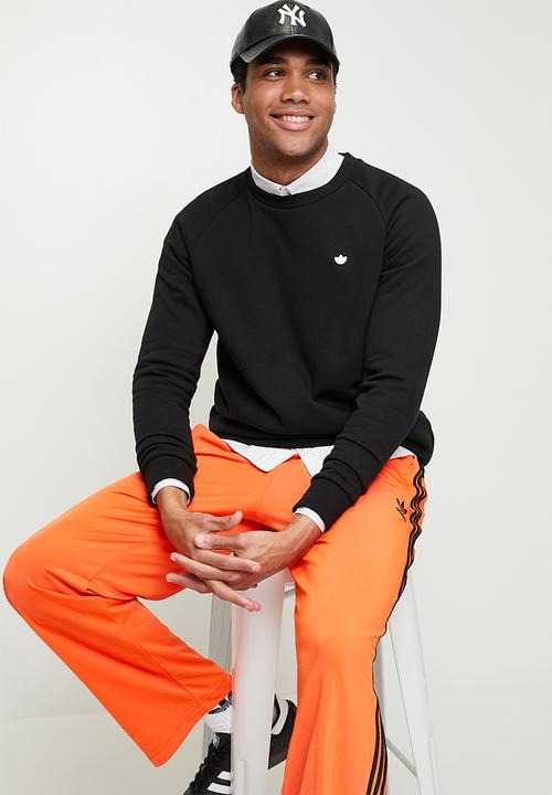 adidas Originals - Essential Crew Sweatshirt - Black