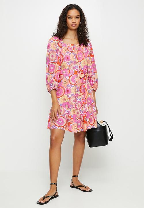 Stella Morgan - Bell Half Sleeve Elasticated Midi Dress With Square Neck - Multi Pink