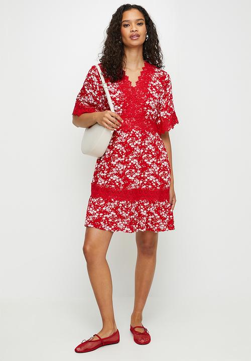 Stella Morgan - V-neck ladder lace midi dress with ditsy floral print - red
