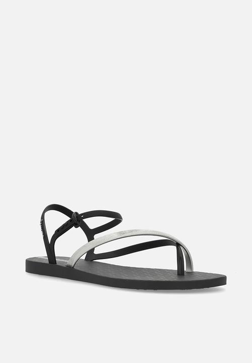 Ipanema - Class Elegant Sand Slingback - Black & silver