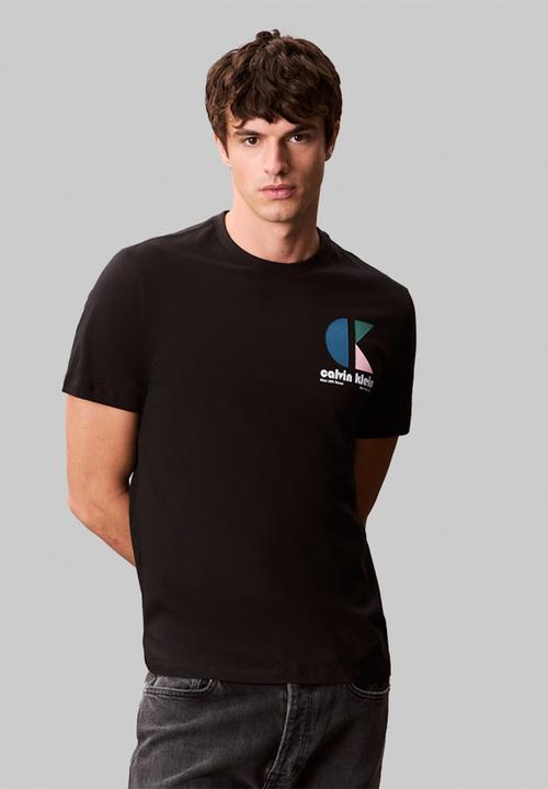 Calvin Klein - Ss 30S Eu Ck Bh Logo Graphic Tee - Black