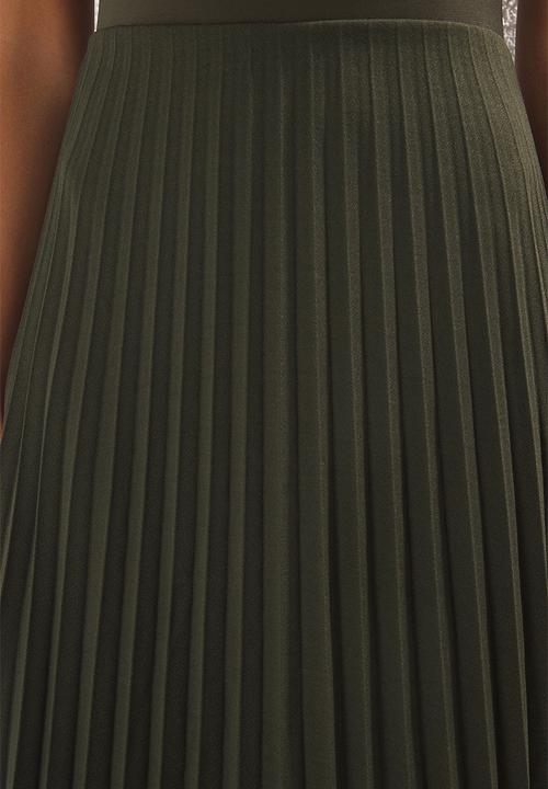 Trendyol - Sleeveless Crew Neck Pleated Elastic Midi Knit Dress - Khaki