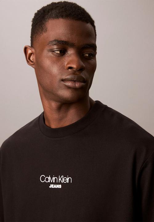 Calvin Klein - Ss 16S Rlxd Fit Ckj Graphic Tee - Black