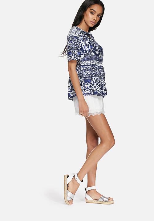 Vero Moda - First elegant lace top