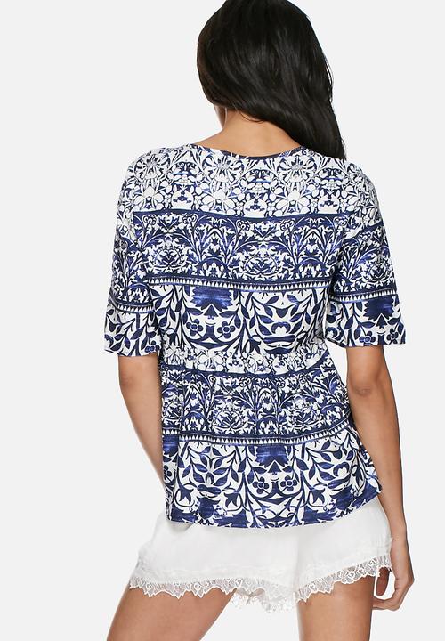 Vero Moda - First elegant lace top