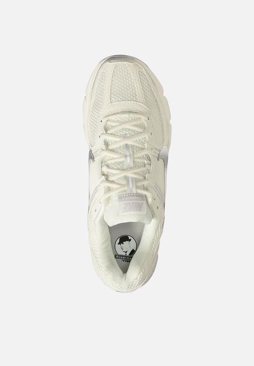 Nike - Zoom Vomero 5