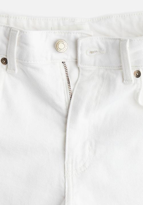 H&M - High-waisted denim shorts - white