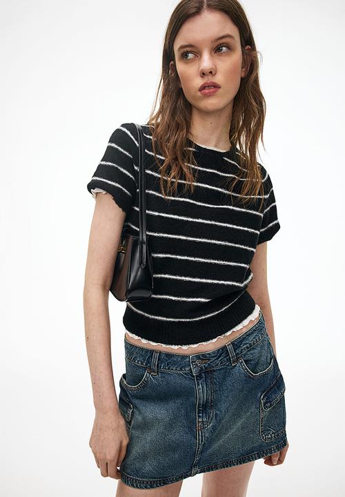 Fine-knit t-shirt - black striped