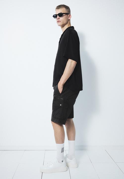 H&M - Regular fit cargo shorts - dark grey