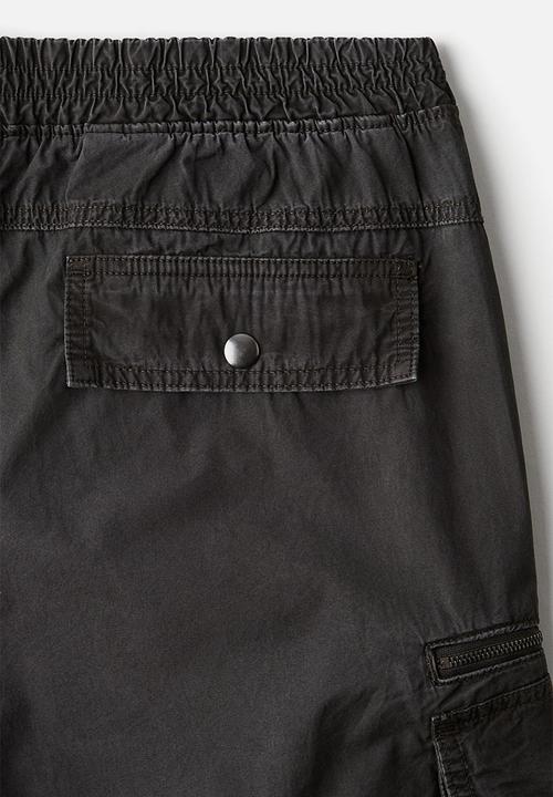 H&M - Regular fit cargo shorts - dark grey