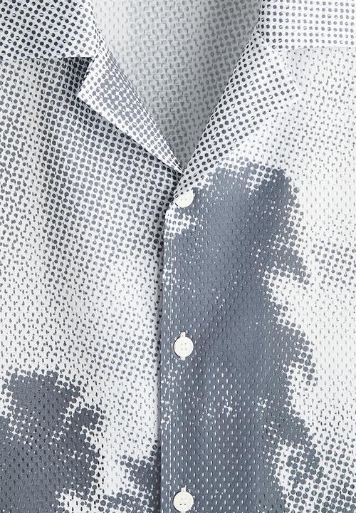 H&M - Loose fit mesh resort shirt - grey palm trees