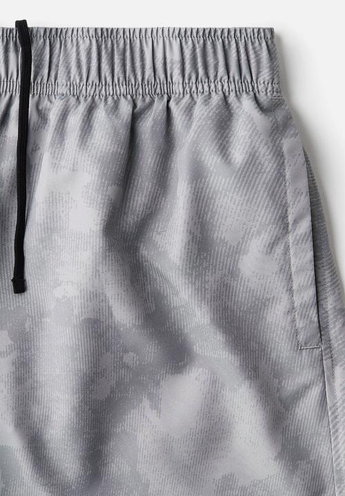 H&M - Mid-length sports shorts with drymove™ - grey patterned